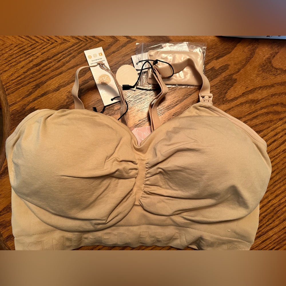 Never worn & still in the bag Kindred  Bravely convertible pumping & Nursing bra